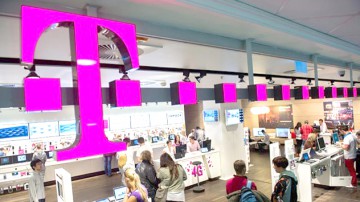 Telekom vrea să reînchirieze proprietăţi de peste 26 milioane de euro